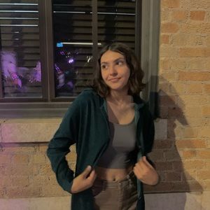 Meet your Posher, Julia